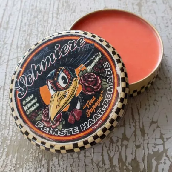 Schmiere Los Muertos olajbázisú pomádé – közepes tartás, papaya illat, narancs szín 140 ml Schmiere Los Muertos olajbázisú pomádé – közepes tartás, papaya illat, narancs szín 140 ml