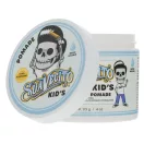 Suavecito Kid's Pomade gyerekeknek – vízbázisú, könnyű tartás, természetes fény, kamilla illat 113 g Suavecito Kid's Pomade gyerekeknek – vízbázisú, könnyű tartás, természetes fény, kamilla illat 113 g