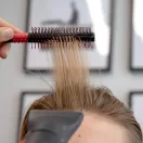 Uppercut Deluxe Quiff Roller kefe – quiff formázáshoz, gömb végű sörték, ergonomikus nyél Uppercut Deluxe Quiff Roller kefe – quiff formázáshoz, gömb végű sörték, ergonomikus nyél